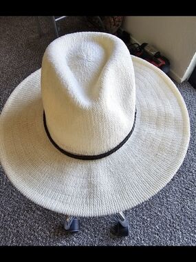 Olive & Pique Cream Straw Hat Dark Brown Band